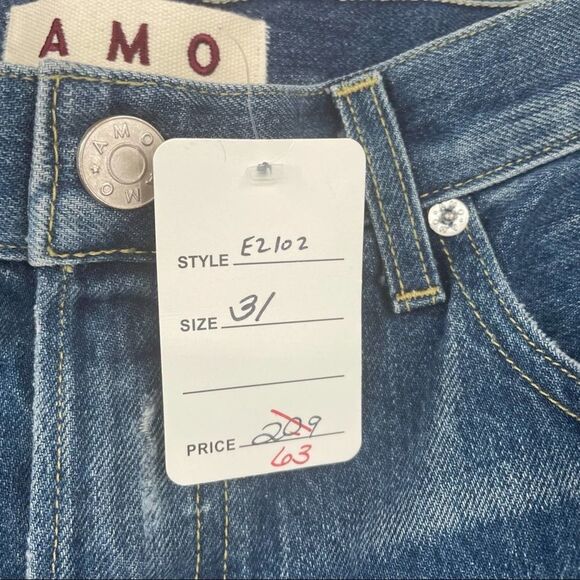 AMO Loverboy Raw Hem Denim Shorts Size 31 - Picture 5 of 9